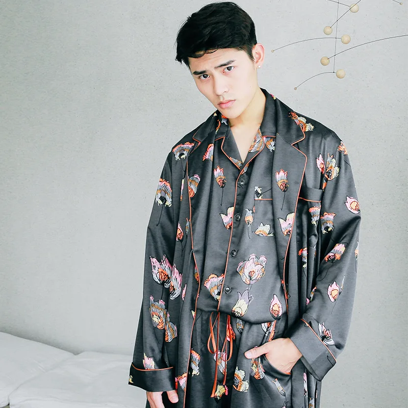 New silk nightgown summer men's printing silk thin long sleeved bathrobe men's large size men's three-piece set home sleepwear
