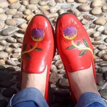 YINZO/ Для женщин натуральная кожа туфли из бараньей кожи; Мокасины без застежек; Винтаж круглые на плоской подошве ручной работы; Туфли-оксфорды для Для женщин