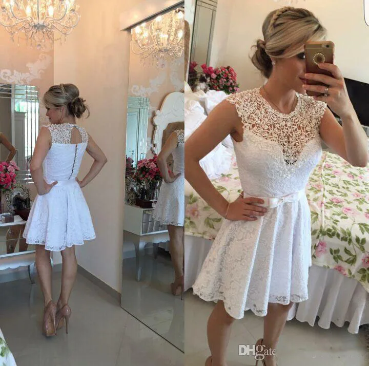 

2017 Lace White Short Graduation Dresses Custom Scoop Sleeveless Formal Party Dresses Sash Bow vestidos para formatura