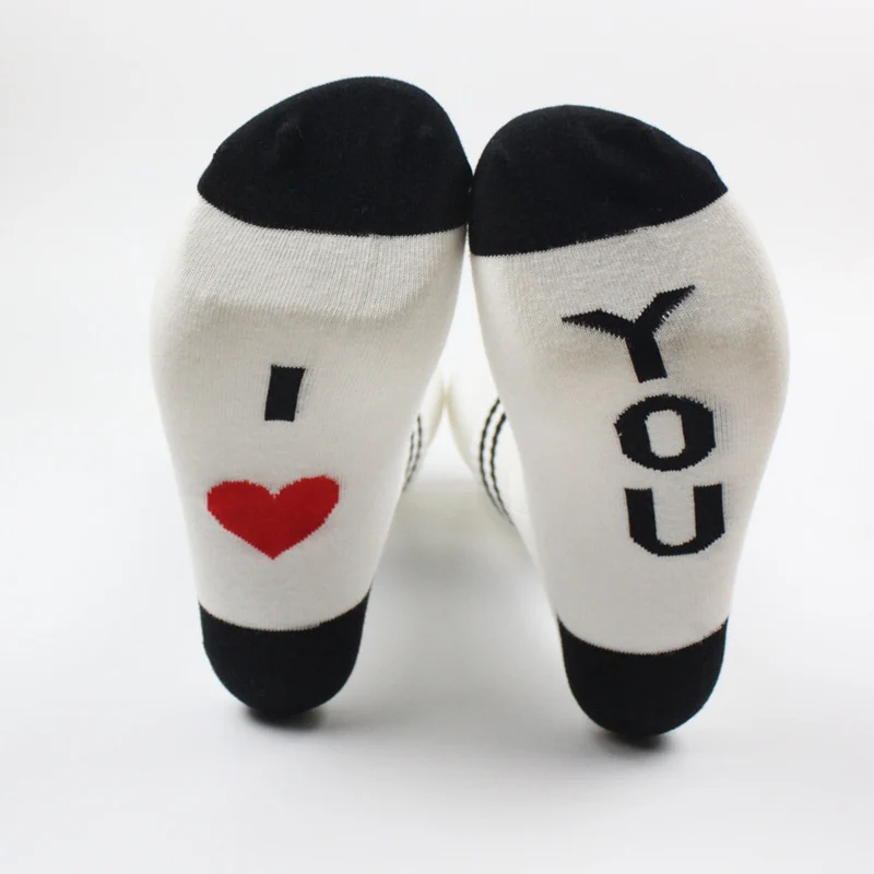 Новинка; забавные носки для мужчин и женщин; носки с надписью «I love you Kiss me»; хлопковые повседневные носки; носки унисекс для влюбленных - Цвет: I love you