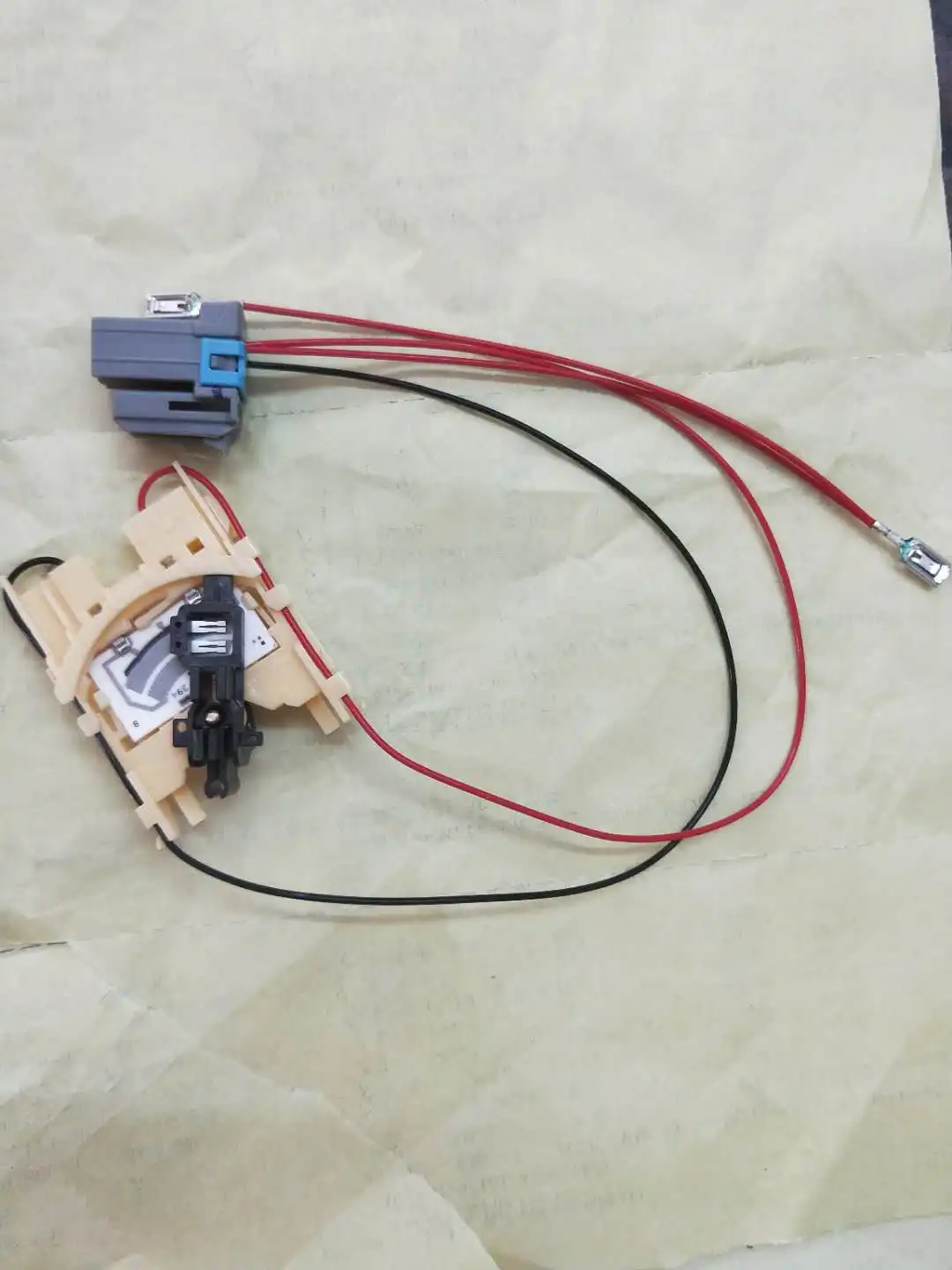 The fuel pump sensors suitable OPEL ARSTRA INSIGIA VERANO CHEVROLET CRUZE OE NUMBER 13500000