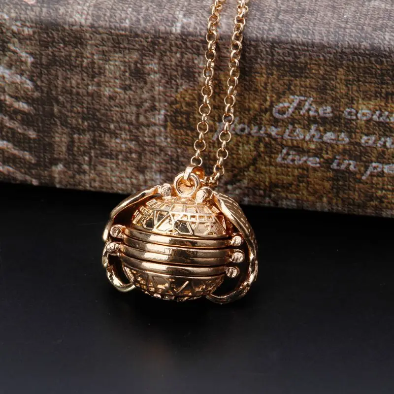 

Fashion Album Box Necklaces for Women Expanding Photo Locket Necklace Personalized Custom Photo Pendant Wings Necklace