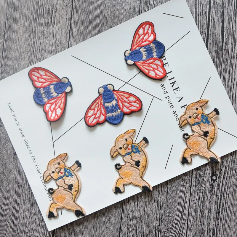

2Pcs High Quality Water Soluble Mini Bee Pig Sew on Embroidery Applique Patches For Clothes DIY Applique Patch LSHB759