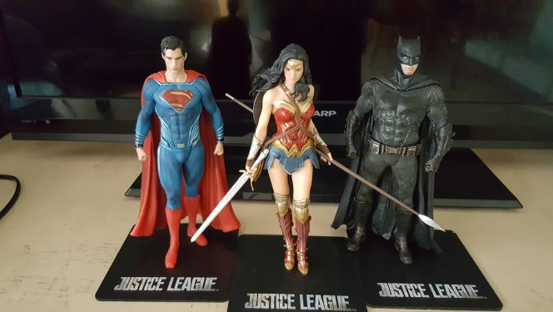 7inch 18cm ARTFX STATUE Justice League Aquaman Cyborg Superman Batman Wonder Woman Flash 1 10 Scale Action Figure Toy Doll (36)