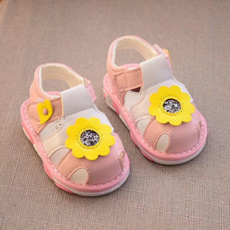 Летние детские Нескользящие туфли из искусственной кожи с цветочным узором; сандалии на мягкой подошве со звуками - Цвет: P