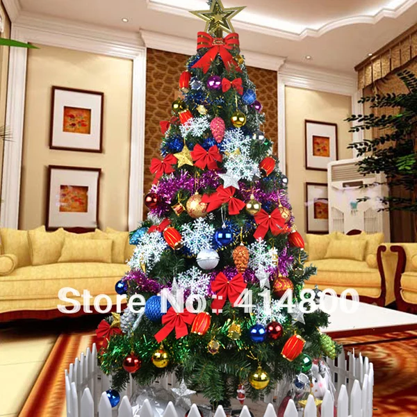 Дизайнерское украшение елки. Наряжаем елку. Как наряжают искусственную елку на новый год. Стильная елка. Искусственная елка украшенная.