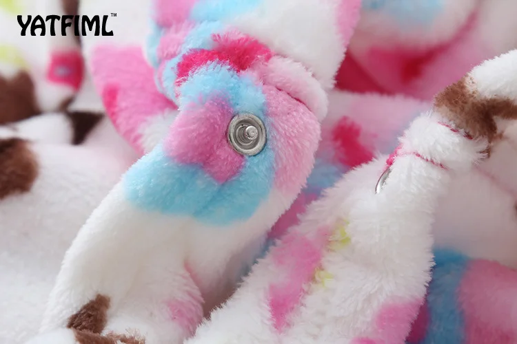 3563440300_985648237