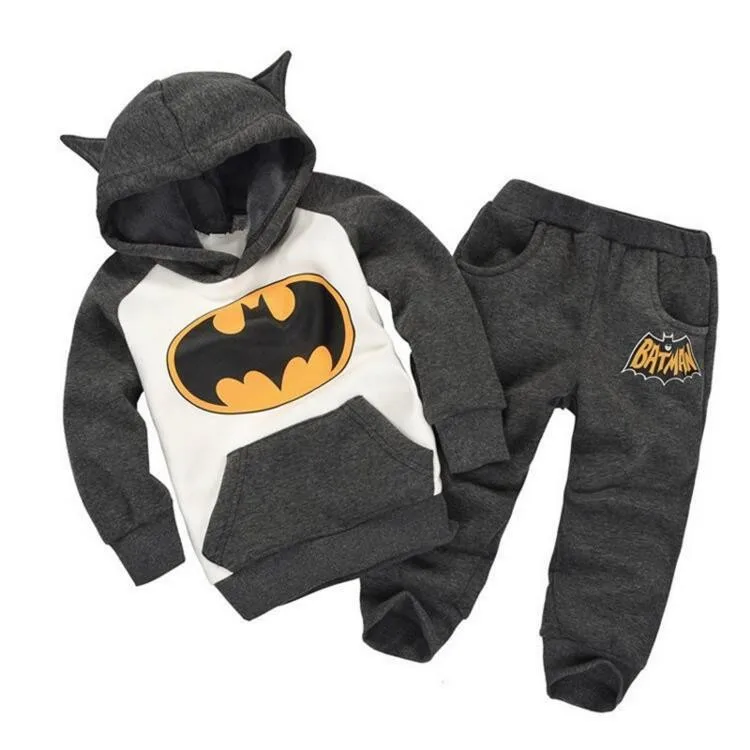 Комплекты одежды с Бэтменом для маленьких мальчиков весенние хлопковые плюшевые комплекты для малышей милый комплект одежды для маленьких девочек, толстовки с капюшоном+ штаны, одежда для детей
