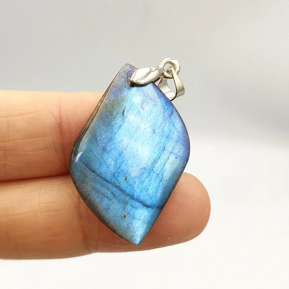 

Top Natural Labradorite Women Man Pendant Best Gift 30x20x7mm Blue Rainbow Light Fashion Labradorite Drop Shipping AAAAA