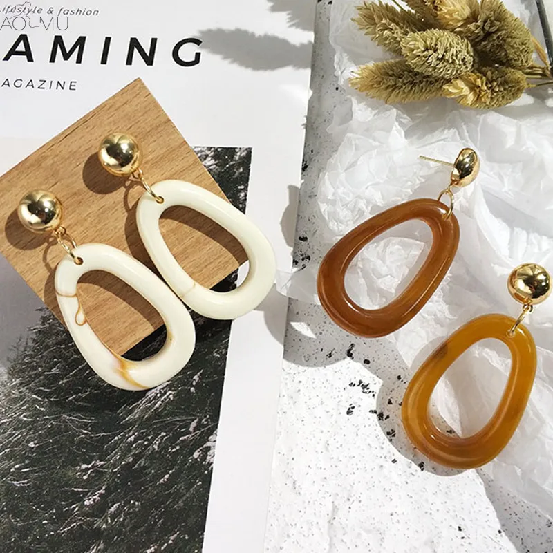 

AOMU 2018 New Fashion Acetic Acid Resin Brown Tortoiseshell White Big Water Drop Hollow Drop Earrings for Women Party Jewelry