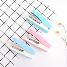 Kawaii геометрический ручной степлер нет. 12 цветов скобы Набор Мини grapadora papelaria канцелярские принадлежности Школьные принадлежности