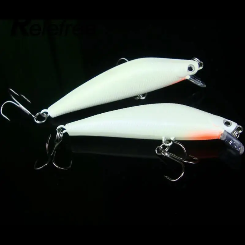 New Minnow 8.2cm Luminous Bait Night Lure Crankbait Fish Tackle Fishing