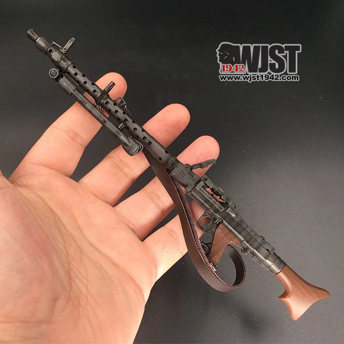 

1942 DML 1:6 Soldiers World War II German MG34 Machine Gun Model
