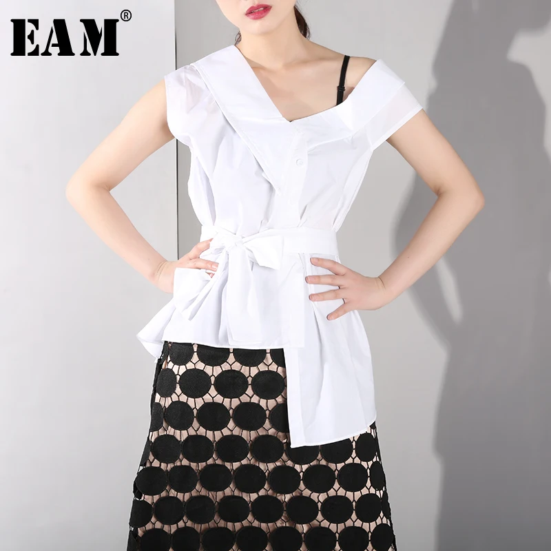 

[EAM] 2019 New Spring Summer Skew Collar Short Sleeve White Bandage Bow Irregular Loose Shirt Women Blouse Fashion Tide J49500