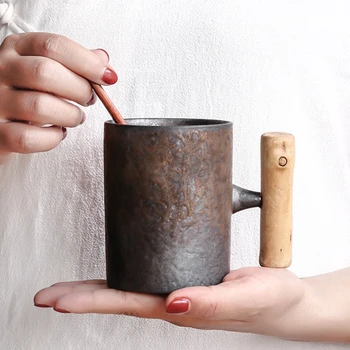 

Vintage Ceramic Coarse Pottery Mug Rust Glaze with Wooden Handgrip Tea Milk Coffee Cup Wooden Spoon Water Office Drinkware