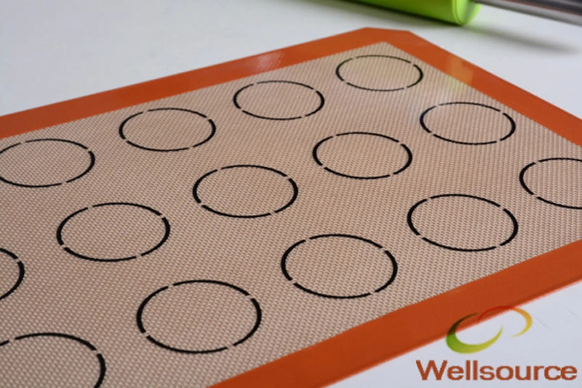 Set of 2 pieces 420 295 0 7mm or 16 53 11 61 inch macaron mat