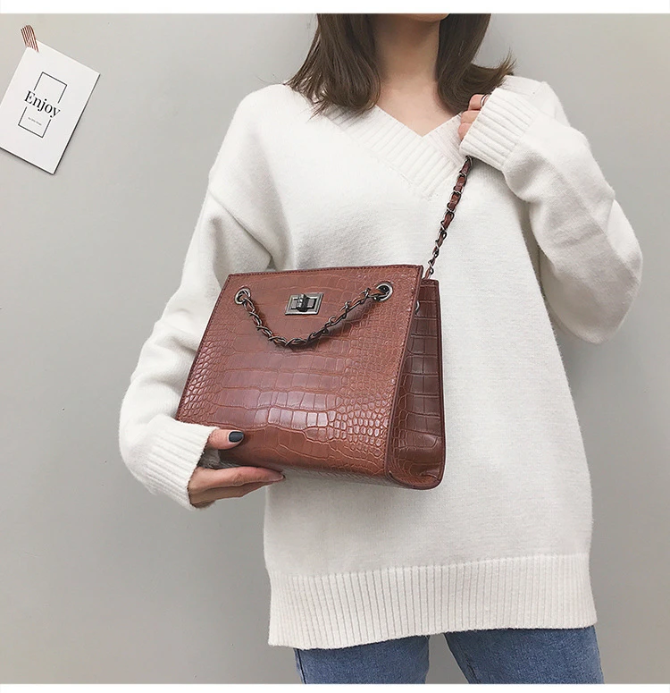 Women messenger bags39