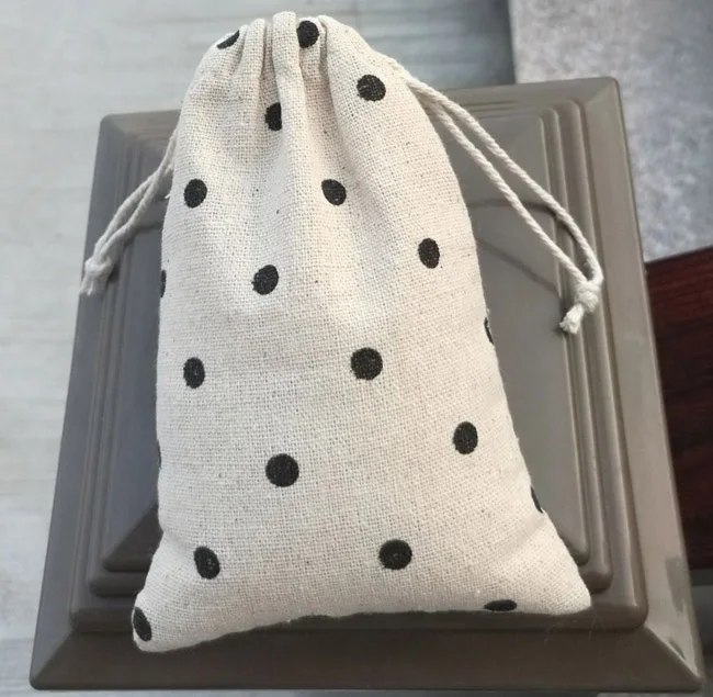 

Black Dot Linen Drawstring Gift Bags 8x10cm(3"x4") 9x12cm 10x15cm(4"x6") 13x18cm pack of 50 Makeup Jewelry Packaging Pouch