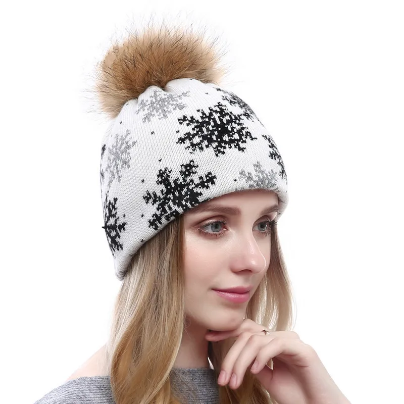 AKSLXDMMD кашемировые шапки осень-зима Для женщин реальные шарик из меха енота шляпа моды с алмазной вязаная зимние шапки LH1095 - Цвет: white
