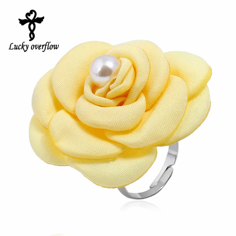 

2018 Fashion Flower Rings Costume Jewelry Alloy Fabric Beads Resizable Rings Yellow Large Flower Rings for Women Christmas Gift