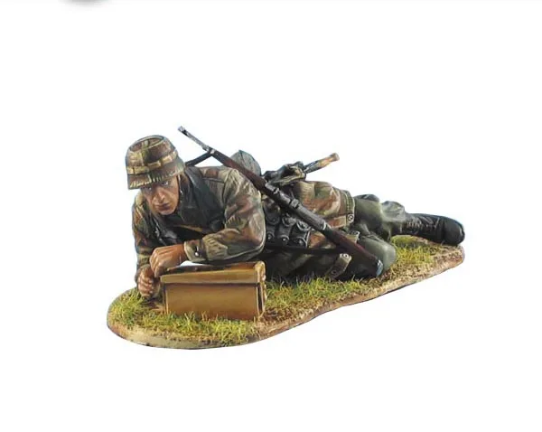 German Fallschirmjager MG42 Team Loader (1)