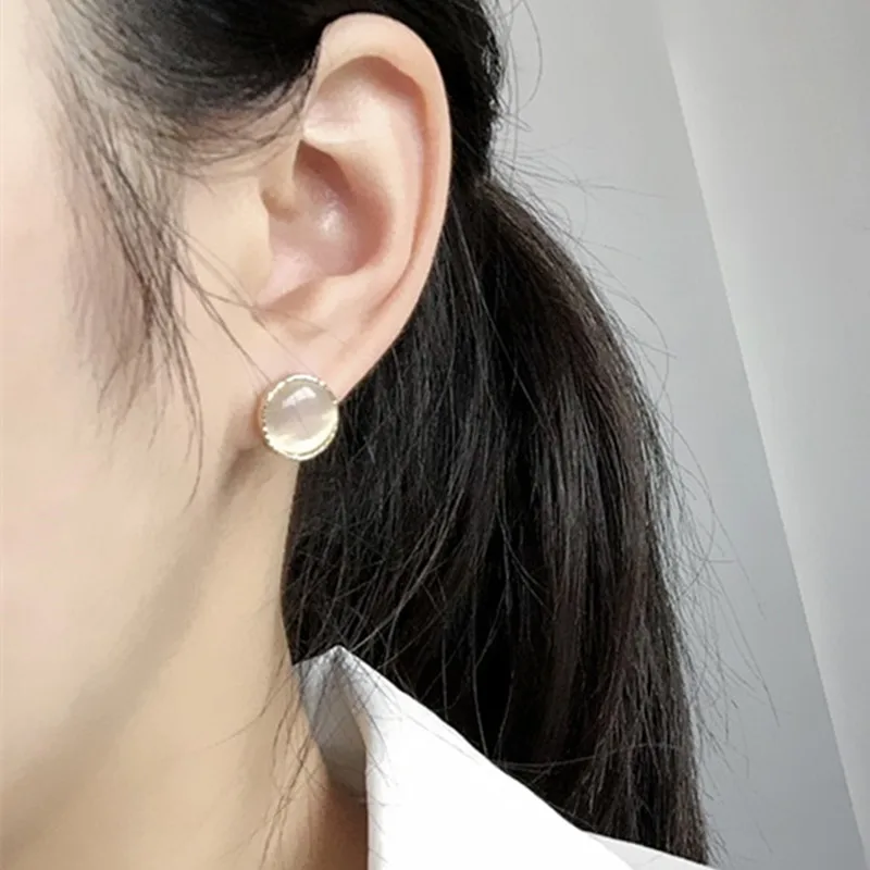 Серьги гвоздики Женские винтажные круглые с камнями кошачий