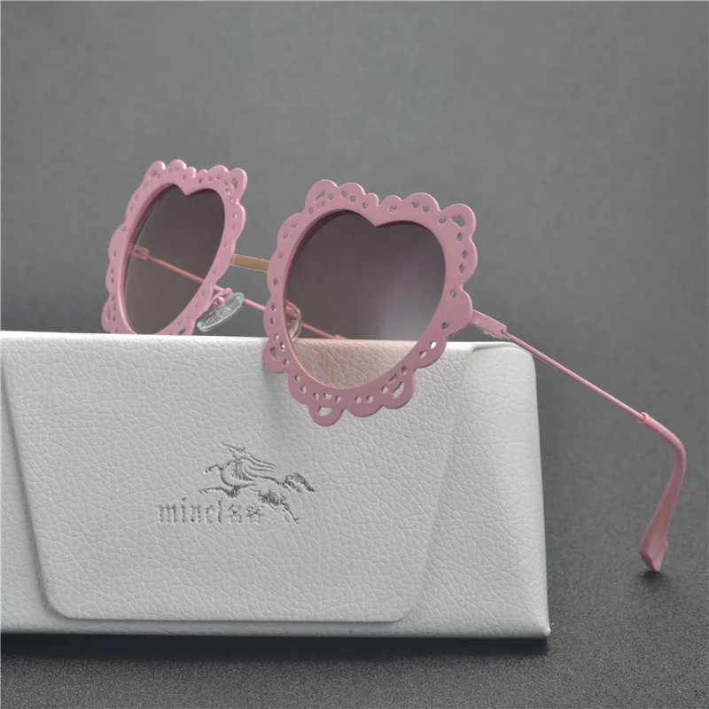 

MINCL/2017 new Womens Designer Love Heart Shaped Sunglasses UV400 Reflective lens Heart Cute Sunglasses with box FML