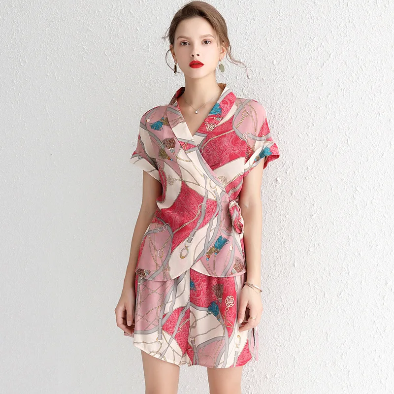 

Pink Print Silk Women Two Piece Outfits Sweat Suit Set Top and Shorts Pants Matching Sets Luxury Designer Clothing Women za Chic
