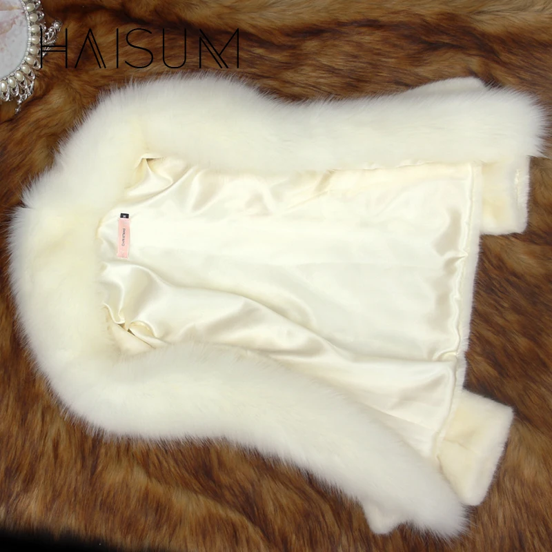 Women's Faux Fur Jacket Winter Warm Black / White Imitation Fox Fur Short Temperament Young Lady 2018 New Comfort Brand Nv020