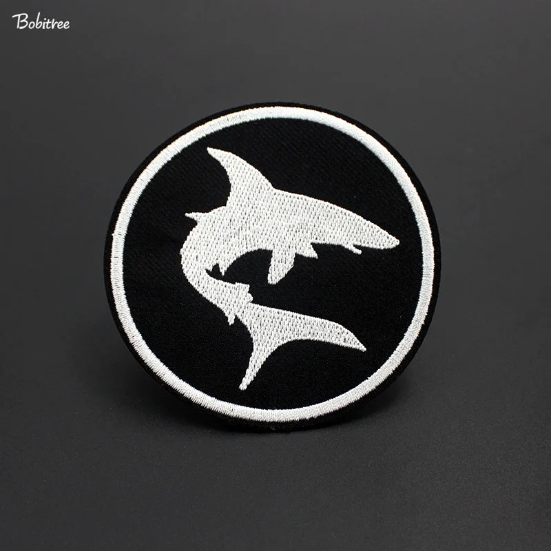 

2018 Brief Black White Whale Cloth Patches Circular Badge Embroidery Iron on Patch Garment DIY Applique Patchwork