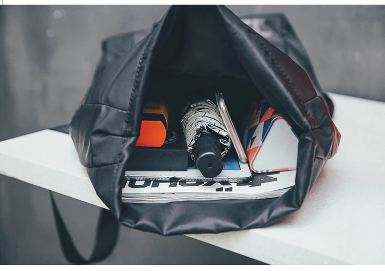 man and women backpack outdoor bag luxury bag09