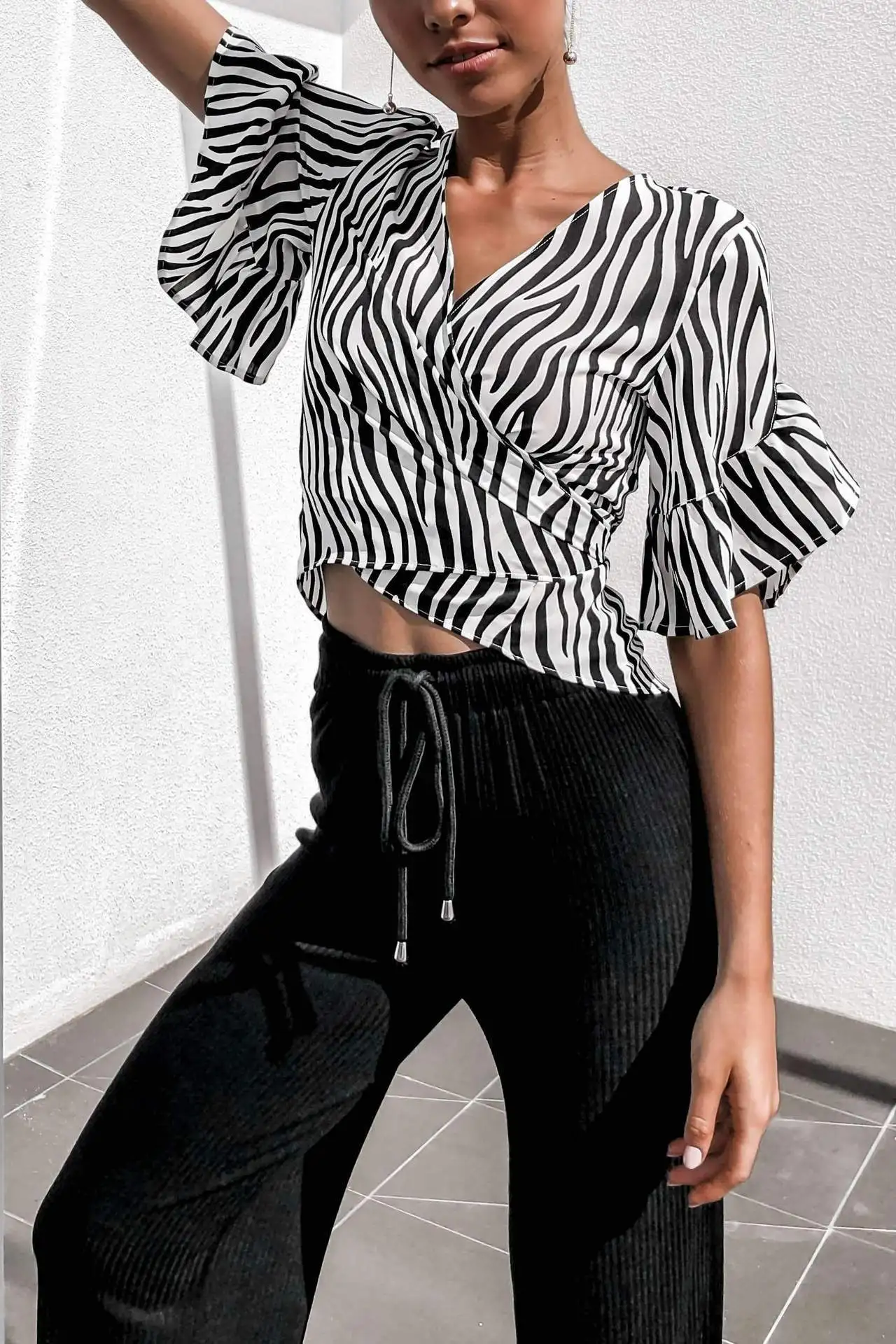 

Women Elegant Shirt Print And Zebra Stripes Slim Fit Tops Summer Beach Vacation Navel Sexy Shirts Ruffles Half Sleeve Clothes