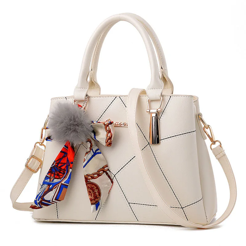 

BERAGHINI Luxury Bow Handbags Women Bag with Hairball Designer 2018 High Quality PU Leather Shoulder Bag Diamond Lattice Totes