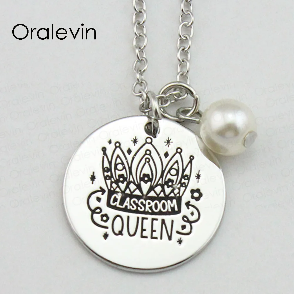

New Fashion CLASSROOM QUEEN Inspirational Hand Stamped Engraved Glamour Pendant Female Necklace Gift Jewelry,10Pcs/Lot, #LN2047