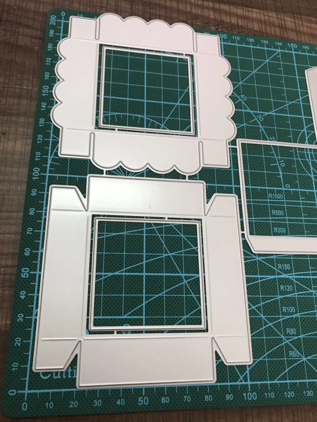 Goedkoop Julyarts 3D Doos Metalen Stansmessen Snijden Voor DIY Scrapbooking Embossing Kant Handwerk Gift Creatieve Ambachtelijke Sterft