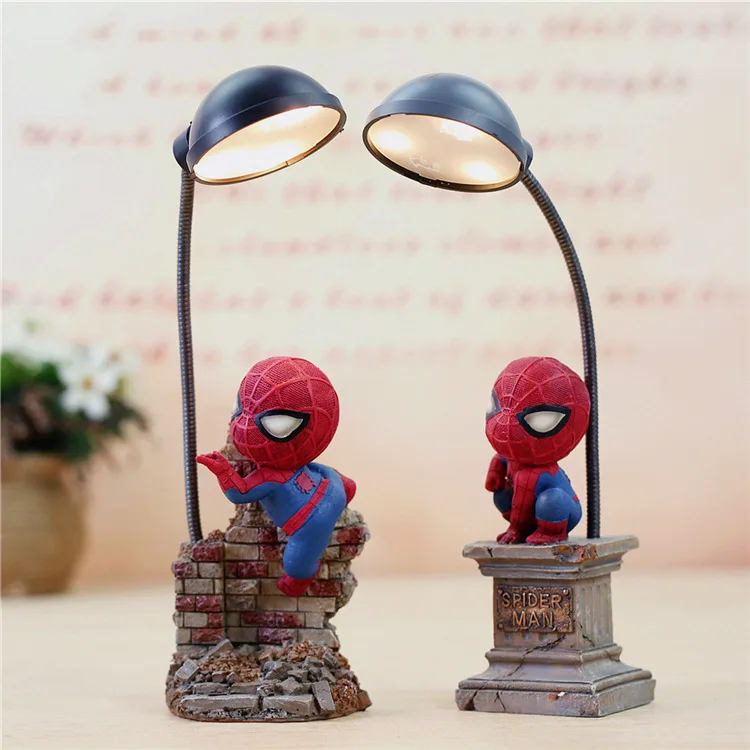 Фигурка Человека паука маленькая настольная лампа Marvel Мстители Милая модель