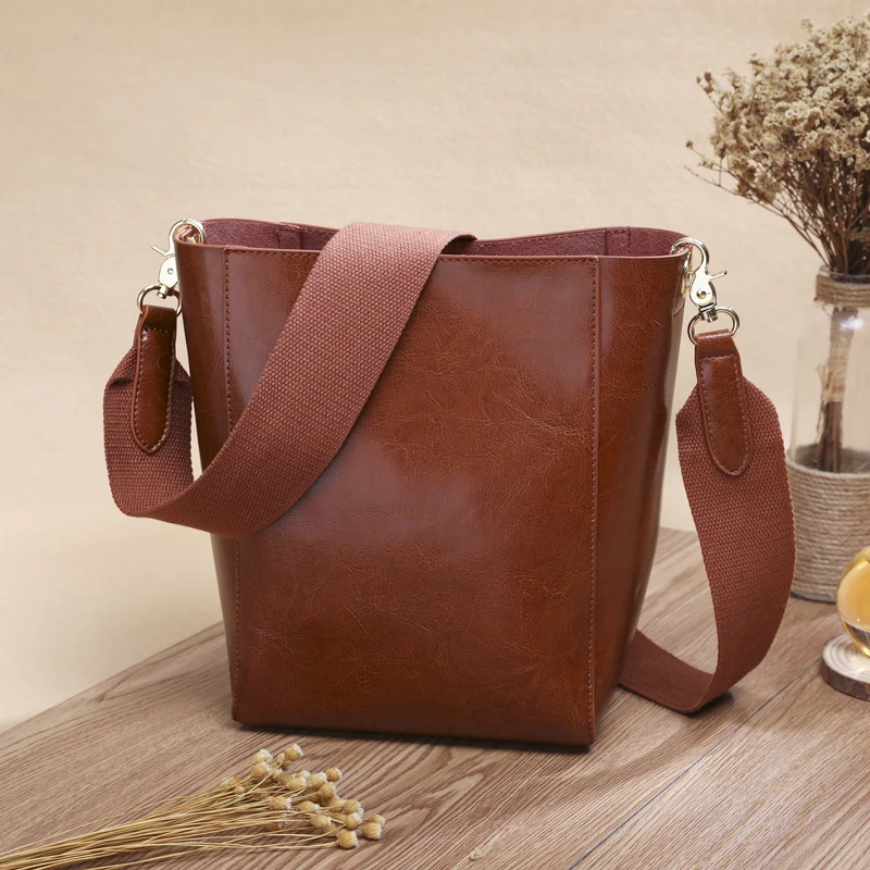 

Wmnuo Hot Ladies Bag Leather 2019 New Trendy Fashion Wide Band Bucket Bag Oil Wax Cowhide One-shoulder Crossbody Bag For Ladies