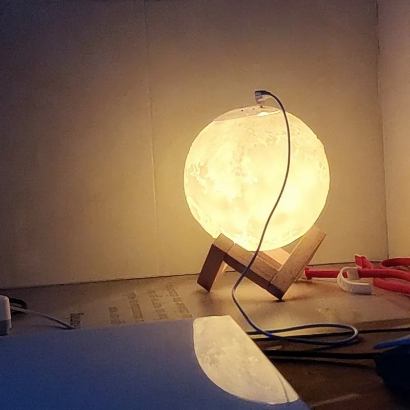 

Drop Ship 880ML Ultrasonic Moon Air Humidifier Aroma Essential Oil Diffuser USB Mist Maker Humidificador with LED Night Lamp