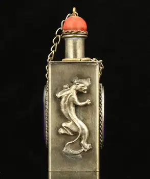 

Old Handwork Carving Gecko Inlay Zircon Tibet Silver Snuff Bottle