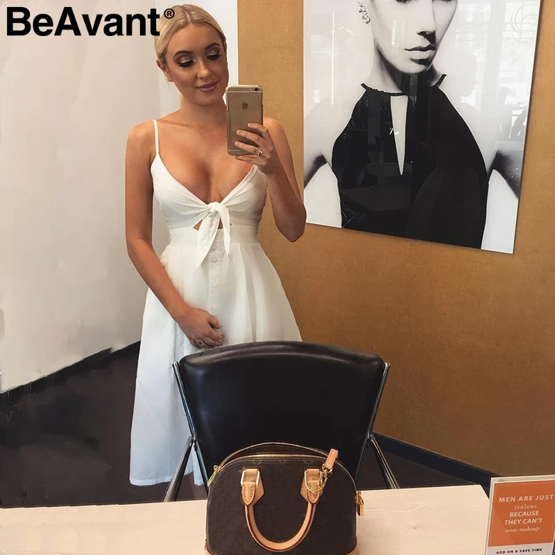 Женское платье с открытыми плечами BeAvant белое Повседневное на пуговицах v