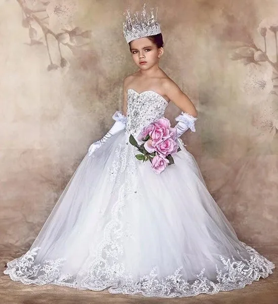 Elegant Sweetheart Lace Appliques Beads Flower Girls Dresses Sweep Train Ball Gown Girl Pageant Dresses with Bow Girls Communion Dresses