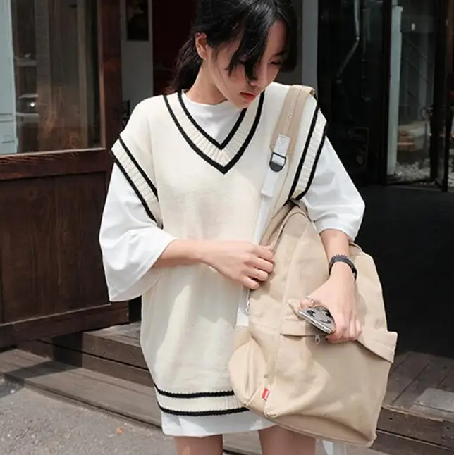 

2017 Spring School sweater V-neck Sweater-Vest-Woman