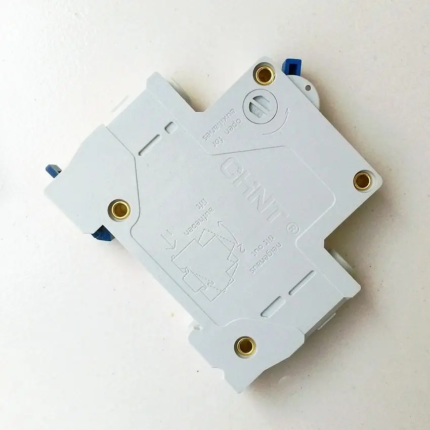 CHINT DZ47 60 C32 AC230/400 V 1 P 32A Номинальный ток полюсный миниатюрный автоматический