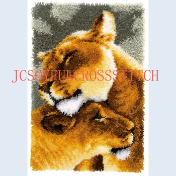 

JCS ZD587 Iron lovers Hook Rug Kit DIY Mat Needlework Kit Unfinished Crocheting Rug Yarn MAT Embroidery Carpet