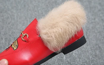 

Winter kids fashion single shoes 2019 warm plush soft bottom big big bee Korean version of casual girls single shoes