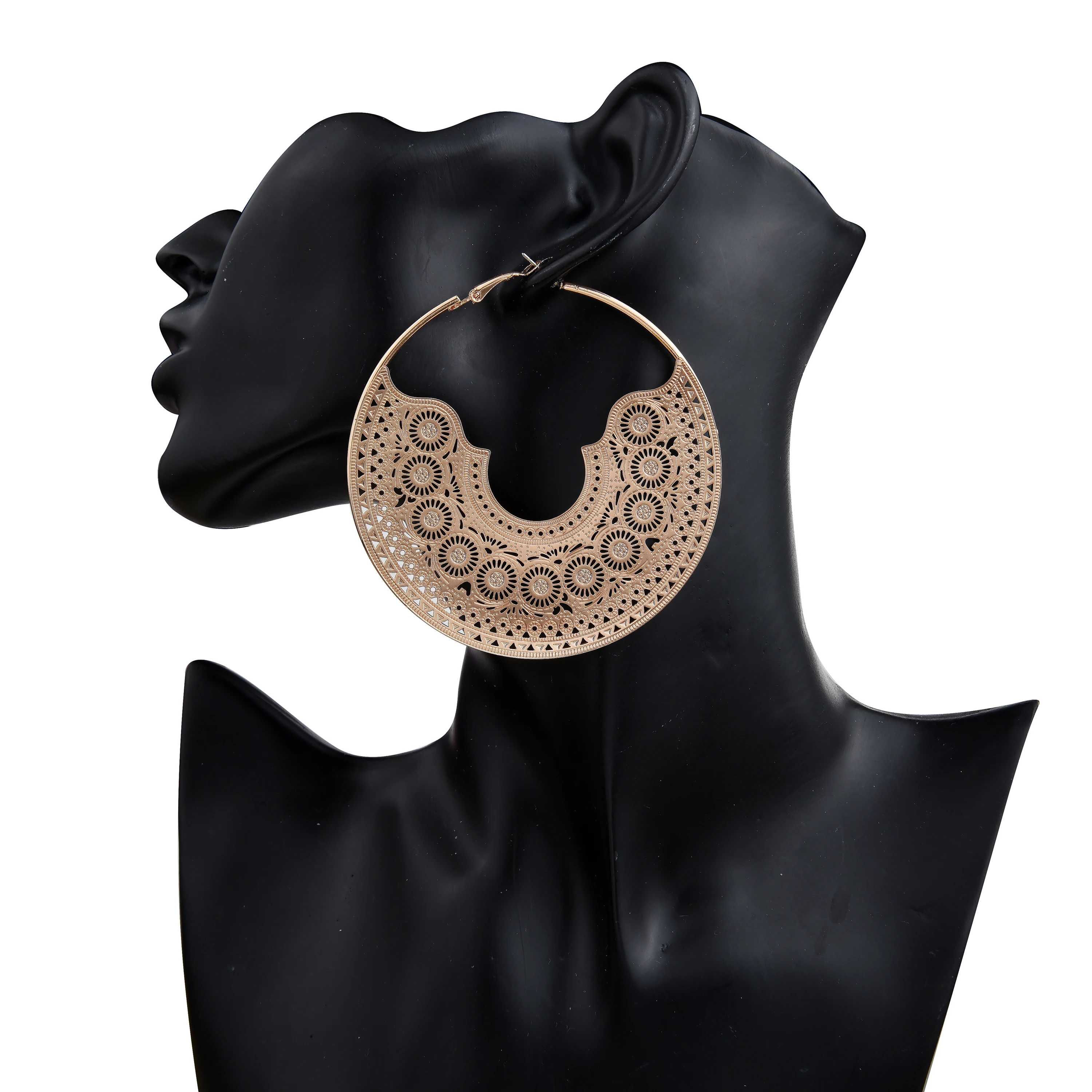 

2019 Bohemian Women's Earrings Jewelry Fashion Summer Vintage Gold Round Pendant Earrings Exaggerated Jewelry Dangle Earrings