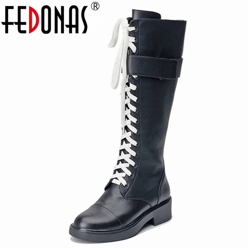 Goedkoop FEDONAS Mode Sexy Vrouwen Echt Lederen Knie Hoge Laarzen Hoge Hakken Lange Warme Motorlaarzen Lace Up Hoge Martin Schoenen vrouw