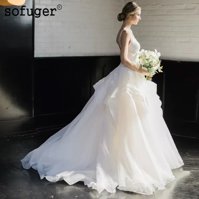 

Elegant Tiered Organza Wedding Bridal Dress V Neck Strap Lace Up Back Vestidos de Noivas Court Train