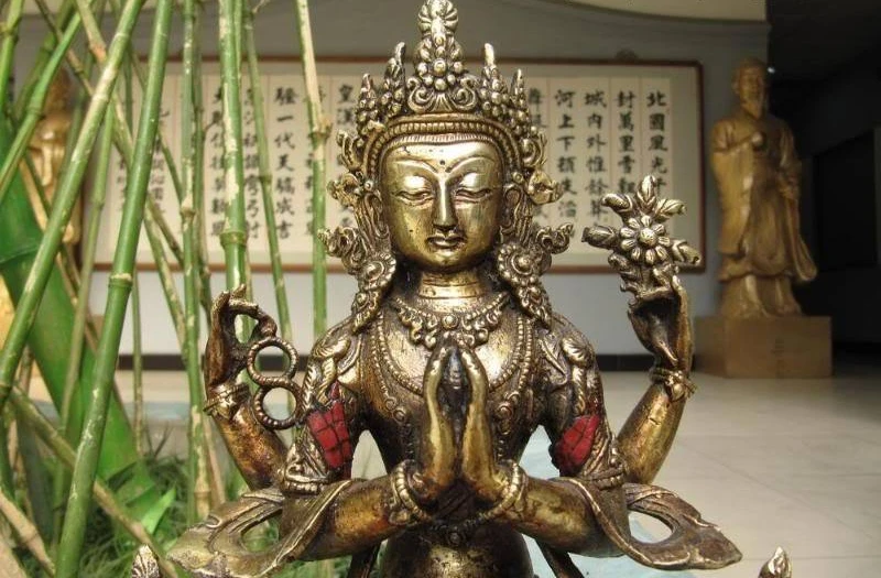 

Nepal Bronze handwork inlay turquoise Red coral Four Arm Kwan-Yin Buddha Statue