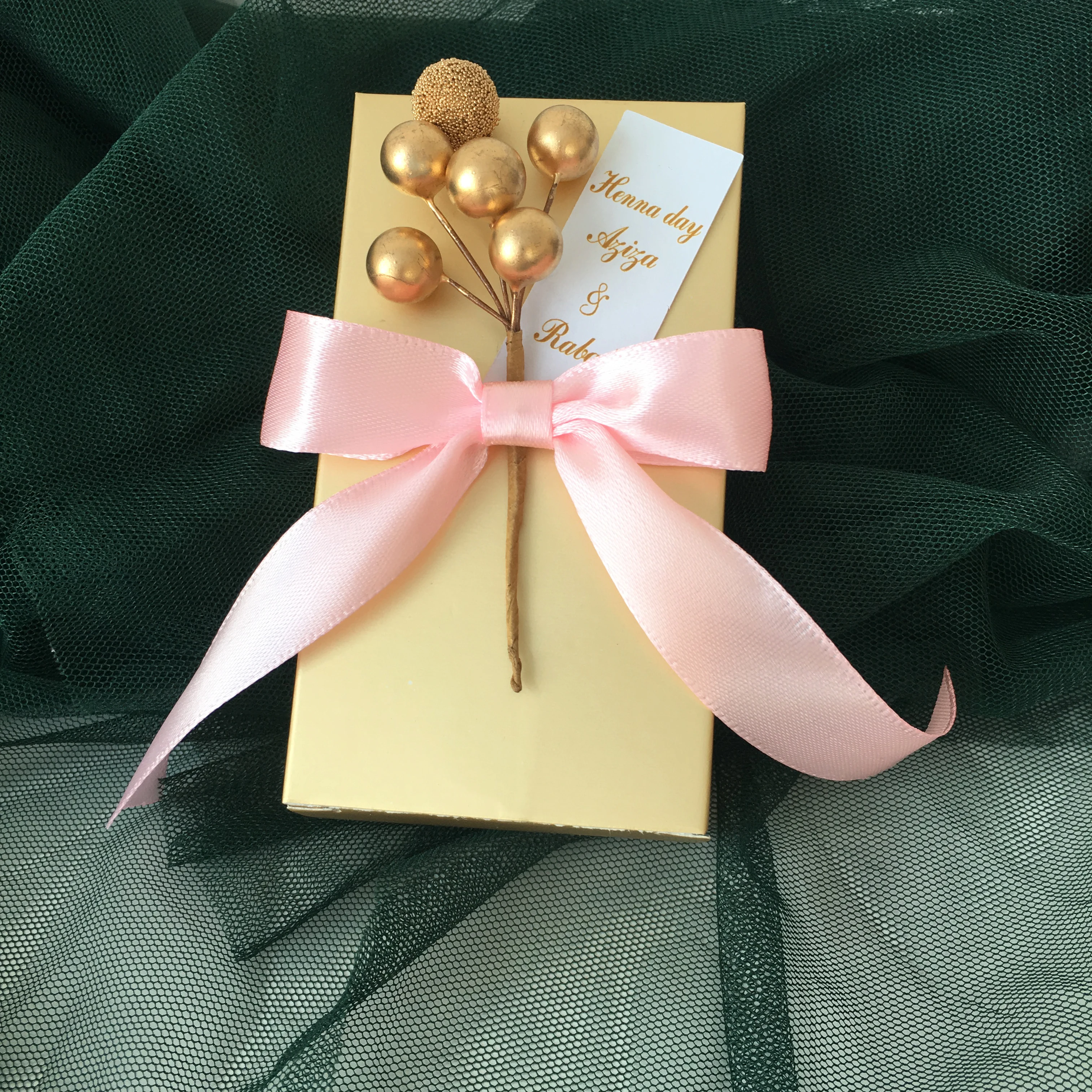 20 шт. свадебный подарок, индивидуальный логотип, золотой уникальный diy бисер, цветок, квадратная Персонализированная Коробка для конфет, подарочные коробки для гостей